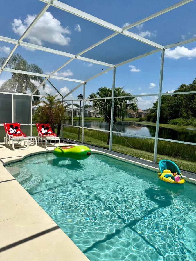 Private Pool With A Beautiful View Overlooking The Lake! Near - Universal Ferienhaus *
